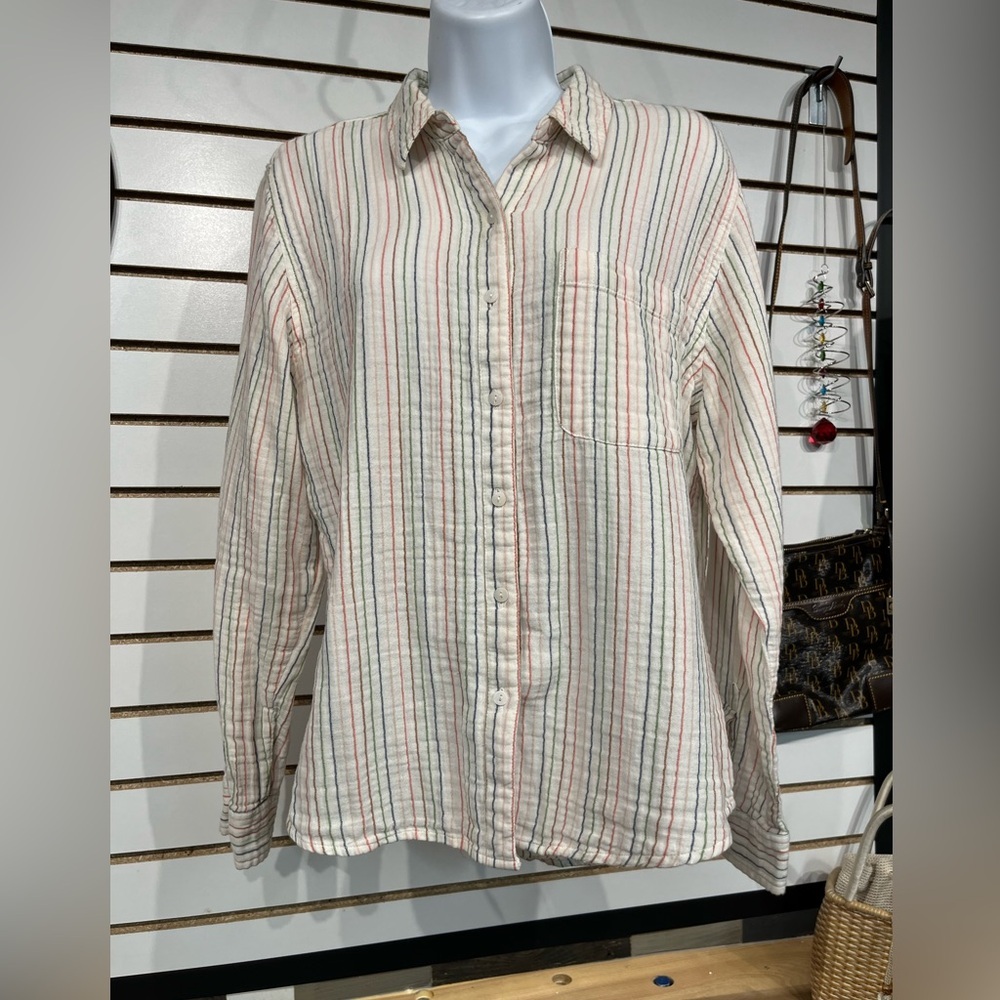Universal Thread button down size medium - Picture 2 of 8